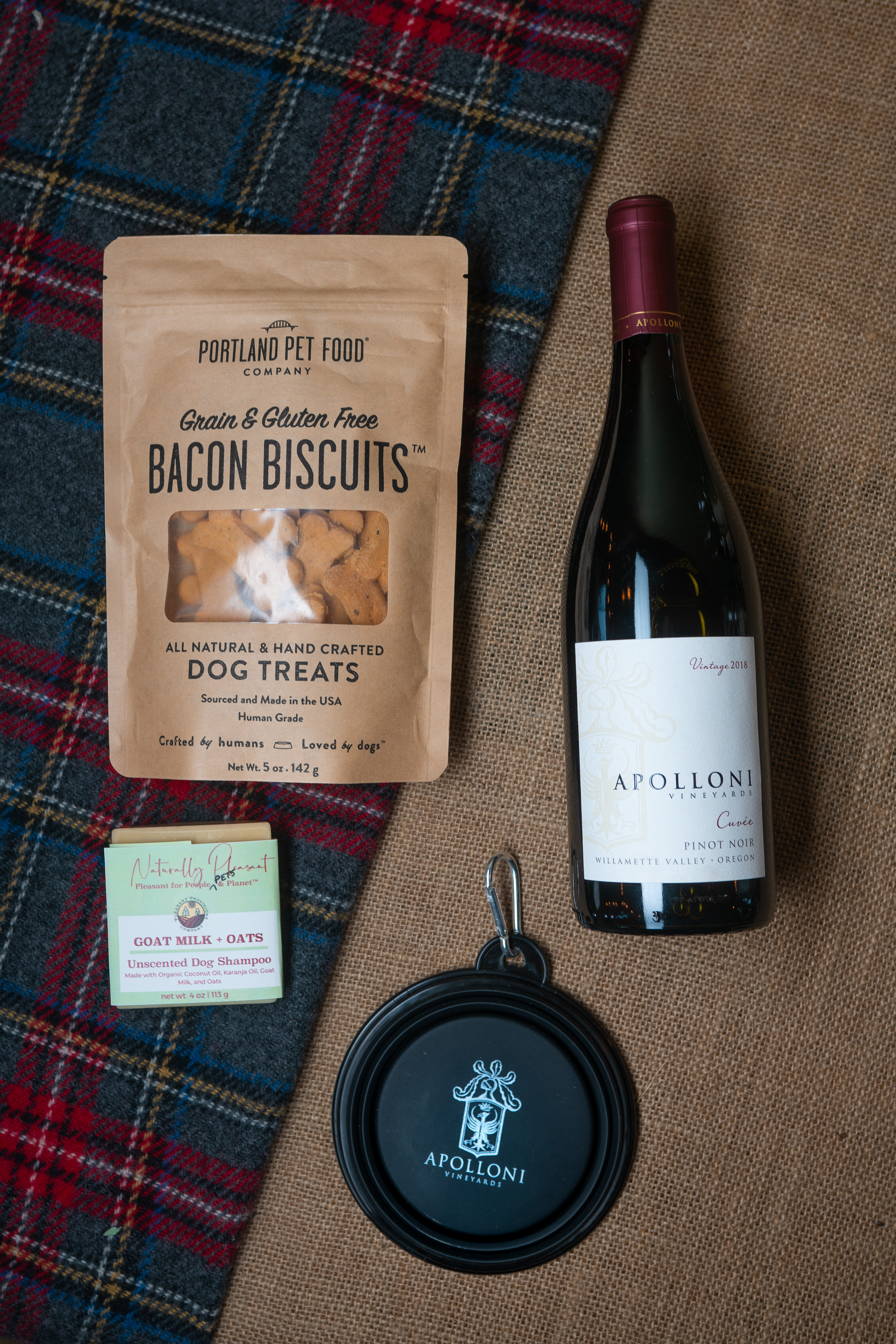 Dog treats and Apolloni wine gift set